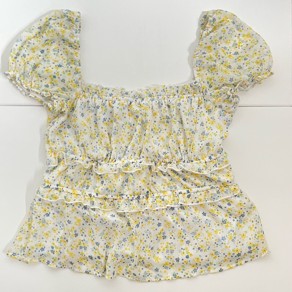 Cinch waist, peplum sleeve blouse